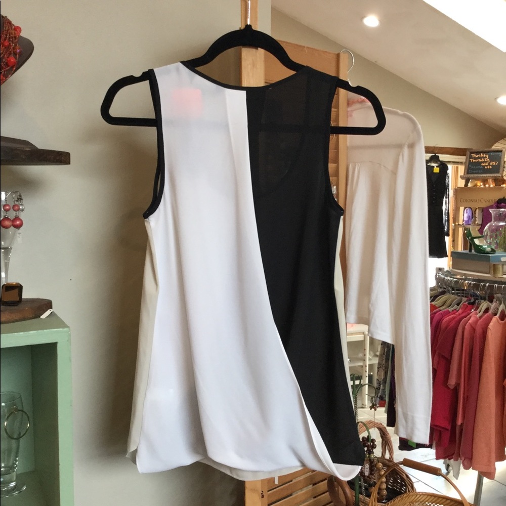BNWT Express Top - Picture 2 of 3